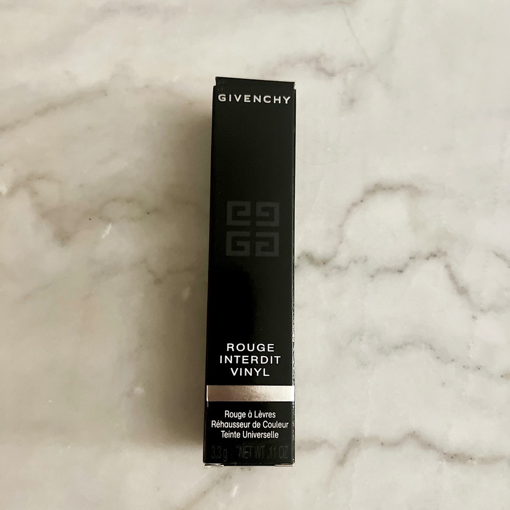 GIVENCHY - Rouge Interdit Vinyl Lipstick
